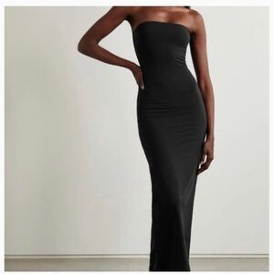 SKIMS Black Strapless Dress Fits Everybody